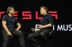 馬斯克對(duì)話黃仁勛:特斯拉將成為無(wú)人駕駛車行業(yè)的領(lǐng)導(dǎo)者