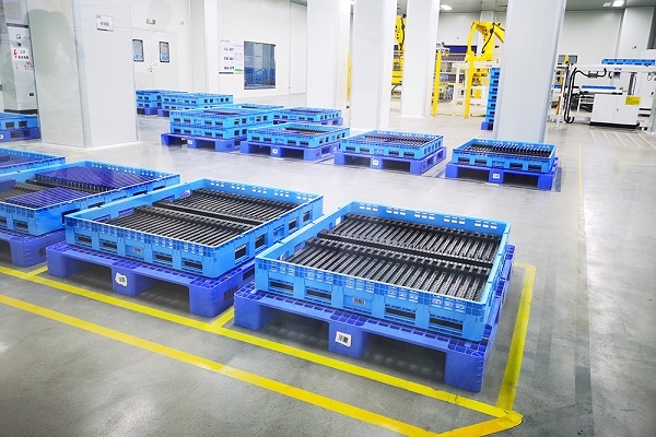 探秘蜂巢能源首個飛疊短刀基地 楊紅新：電池行業(yè)內(nèi)卷是必然