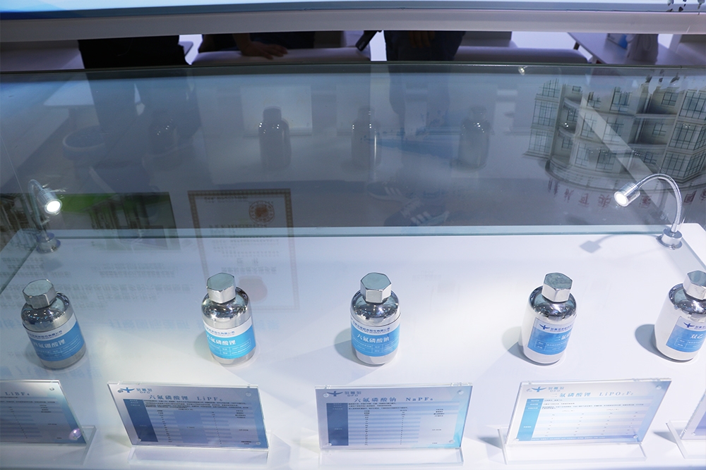 【電解液周報】9-10月全國電解液產量達20萬噸！六氟磷酸鋰低價持續刷新