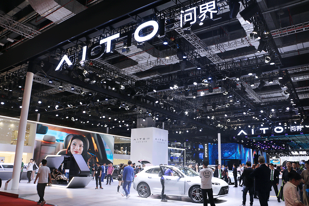 新能源車企“中考”:誰在遙遙領先?誰在上調目標?