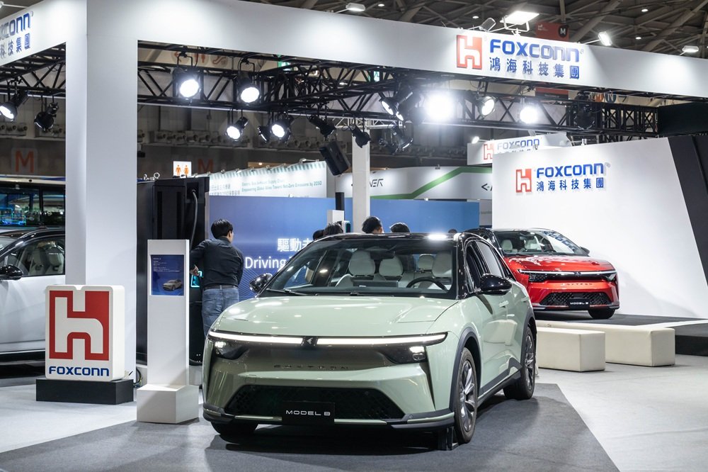 富士康造車再下一城!攜手三菱扶桑打造電動巴士