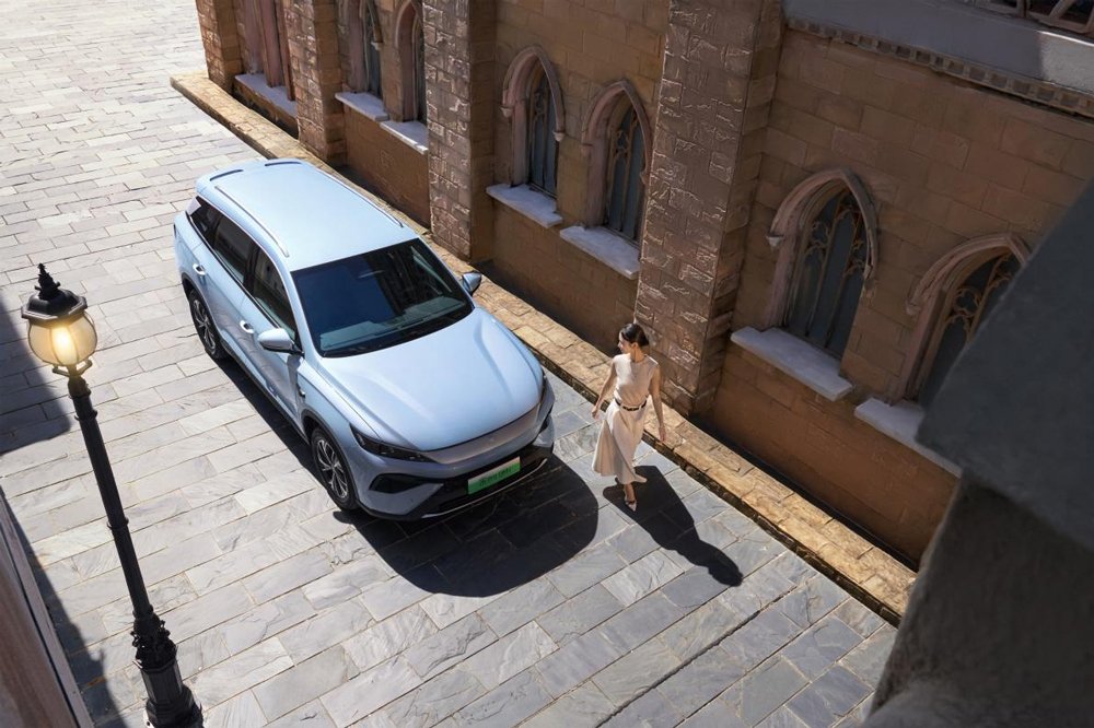 9.98萬起,2026款宋L DM-i上市,純電續航200km,標配云輦C!