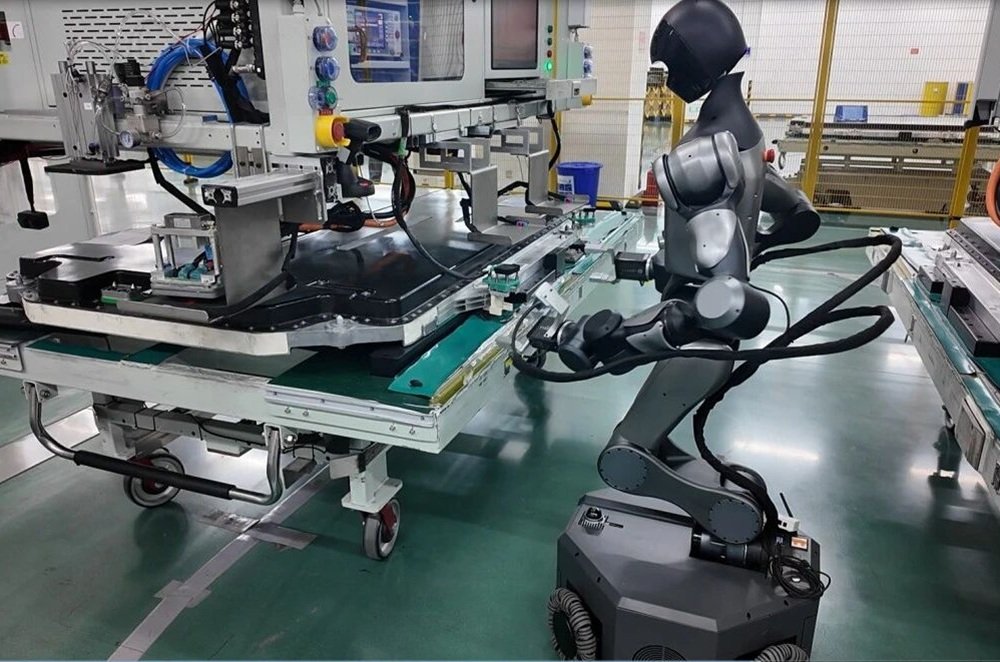 全球首條！具身智能機器人在寧德時代電池產線實現規模化落地