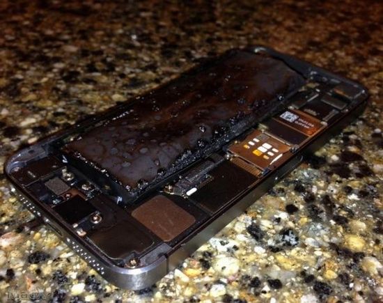 蘋果：iPhone5s電池冒煙爆炸是誰惹得禍？