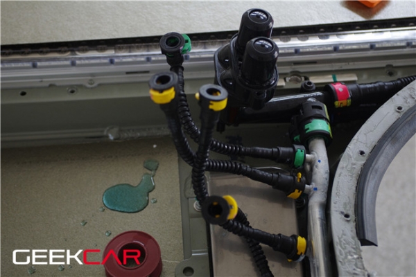 特斯拉終極拆解：Tesla電池熱管理系統大揭秘（之二）