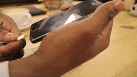 移動(dòng)電源 移動(dòng)電源