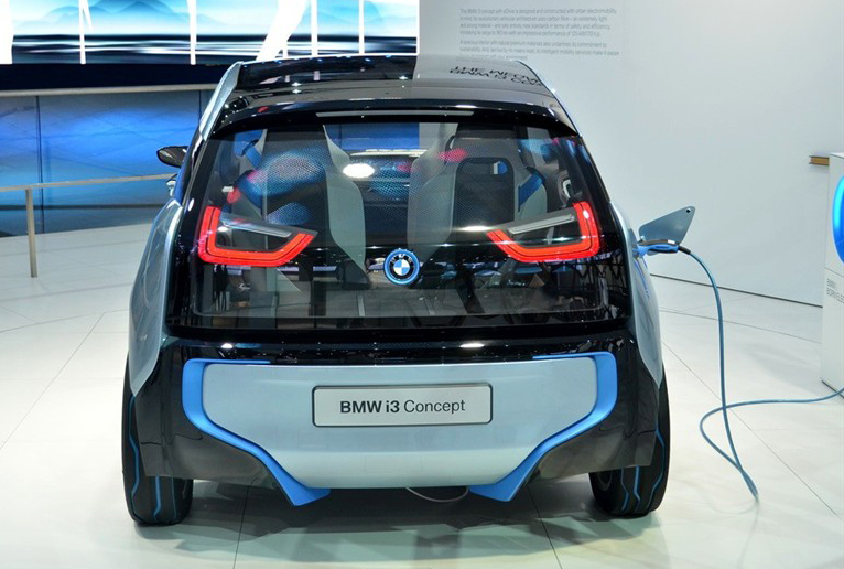 新能源汽車不能一哄而起 需要循序漸進