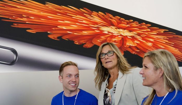 解密Apple Watch背后6位蘋(píng)果高管  庫(kù)克：對(duì)銷(xiāo)售數(shù)據(jù)很滿(mǎn)意