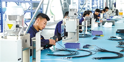 青海制造:全球知名鋰電池品牌紛紛供應(yīng)商落戶 青海制造:全球知名鋰電池品牌紛紛供應(yīng)商落戶