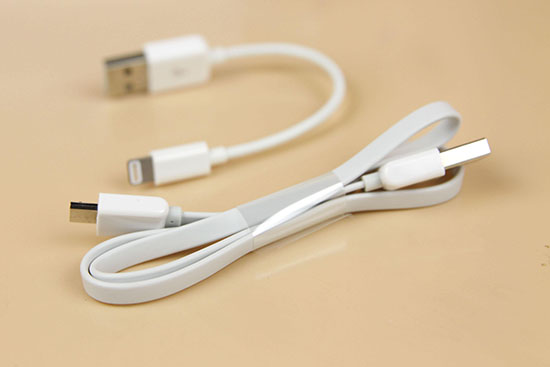 用了又用iPhone專用充電寶 電小二鋒6新品評測 用了又用iPhone專用充電寶 電小二鋒6新品評測