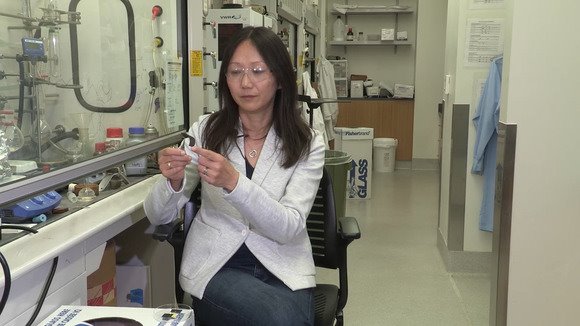 斯坦福研發(fā)新電池:可徹底杜絕充電起火爆炸