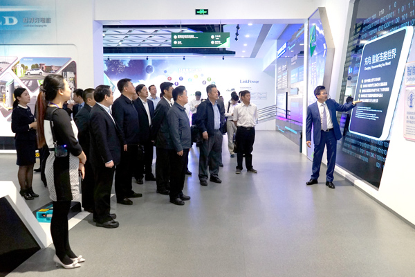 國家能源局副局長鄭柵潔帶隊調研青島特銳德 國家能源局副局長鄭柵潔帶隊調研青島特銳德