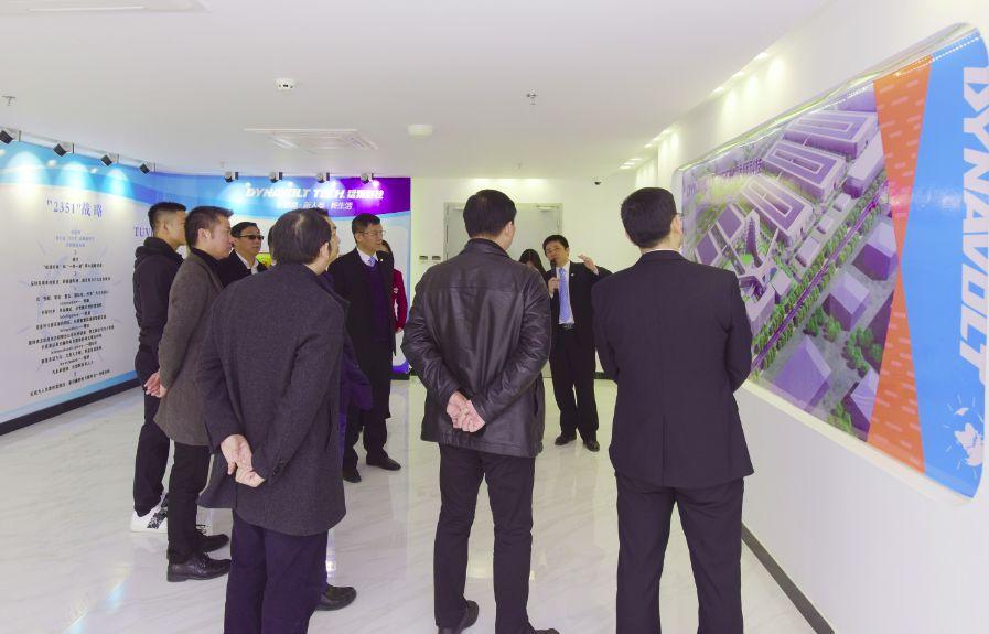 襄陽(yáng)新能源汽車產(chǎn)業(yè)聯(lián)盟現(xiàn)雛形 猛獅動(dòng)力鋰電池兩大基地共揚(yáng)帆