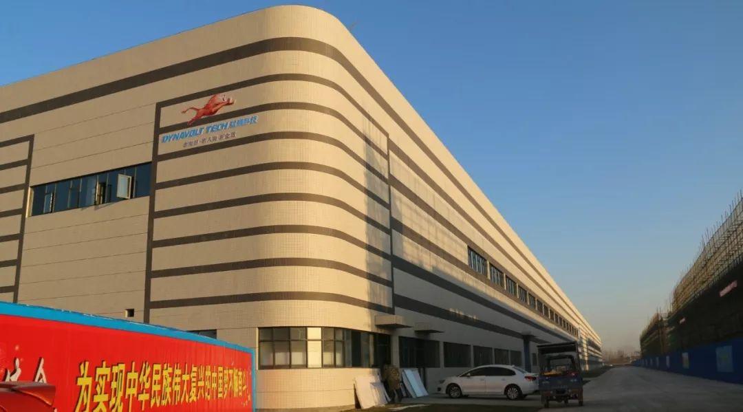 襄陽(yáng)新能源汽車產(chǎn)業(yè)聯(lián)盟現(xiàn)雛形 猛獅動(dòng)力鋰電池兩大基地共揚(yáng)帆