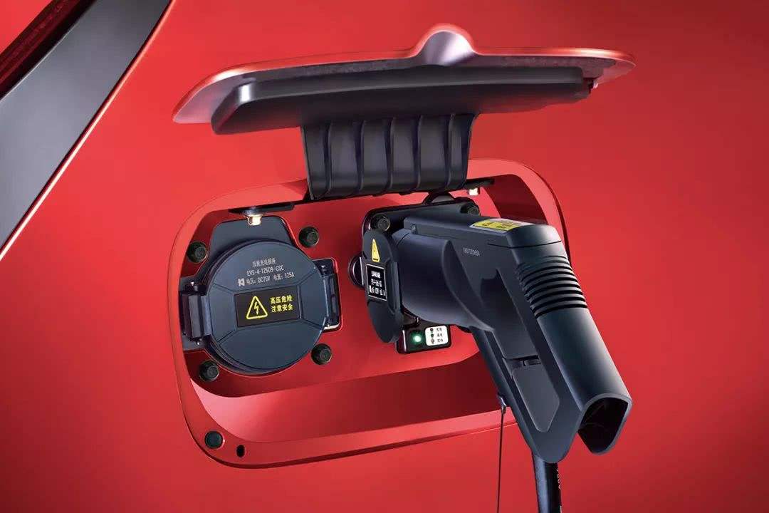 電池產業競爭加劇 車企自建電池工廠成趨勢 電池產業競爭加劇 車企自建電池工廠成趨勢