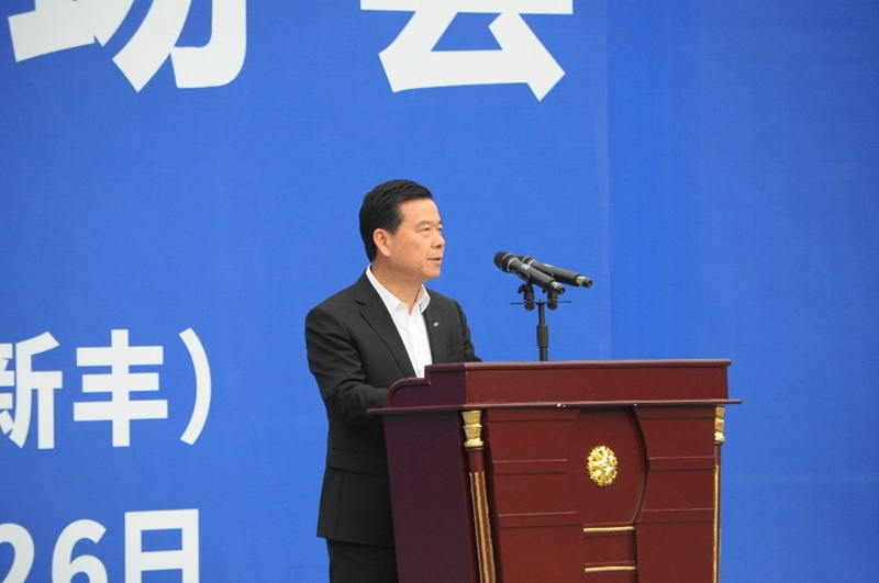 廣汽集團董事長曾慶洪在工作現場會上致辭 廣汽集團董事長曾慶洪在工作現場會上致辭