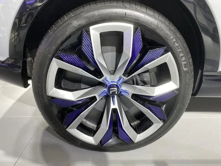 榮威MARVEL-R亮相!5G技術(shù)+L3自動(dòng)駕駛 8月首發(fā)上市 榮威MARVEL-R亮相!5G技術(shù)+L3自動(dòng)駕駛 8月首發(fā)上市