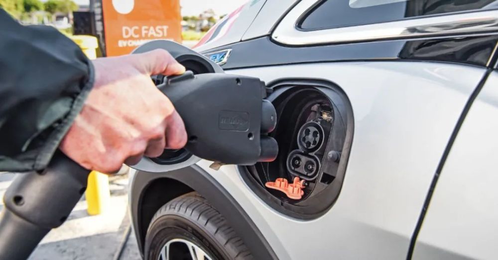 為什么開慣電動汽車的人，再也不想換回燃油車了？