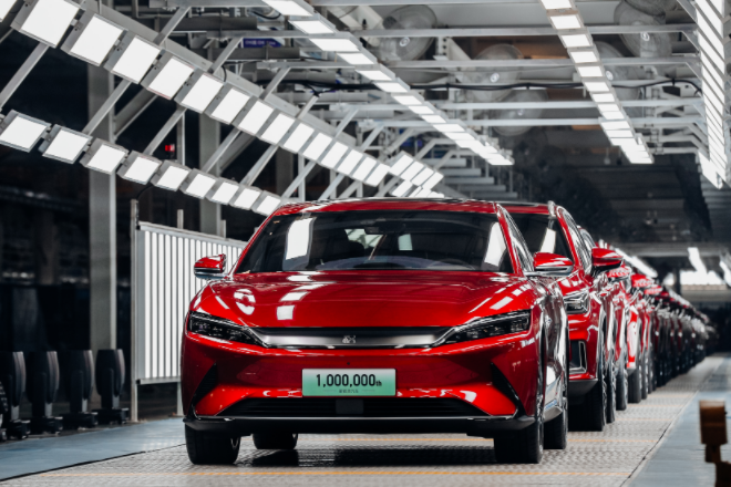 我國現(xiàn)存汽車制造相關企業(yè)33.3萬家 82個城市汽車保有量超百萬