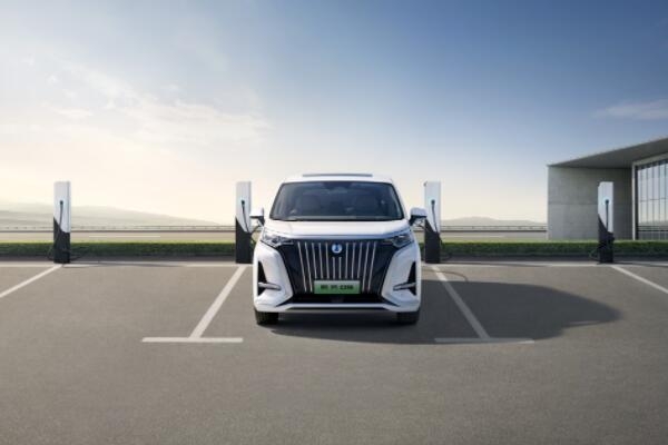 7325輛!騰勢D9穩坐2月份35萬以上新能源豪華MPV銷量榜首