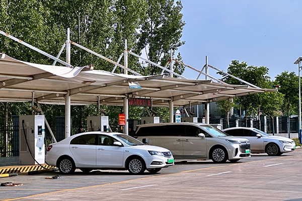 余鵬在巴西媒體發表署名文章批駁“中國產能過剩論”