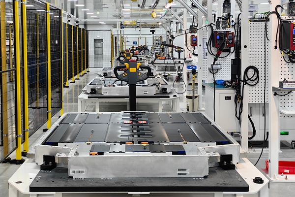 2024年蜂巢能源第二代短刀快充鐵鋰電池全年交付10萬(wàn)套