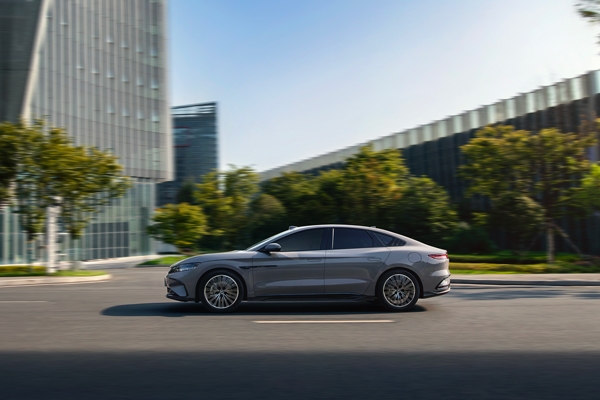 激光雷達上車！2025款漢攜四大進化上市，售價16.58萬元起！