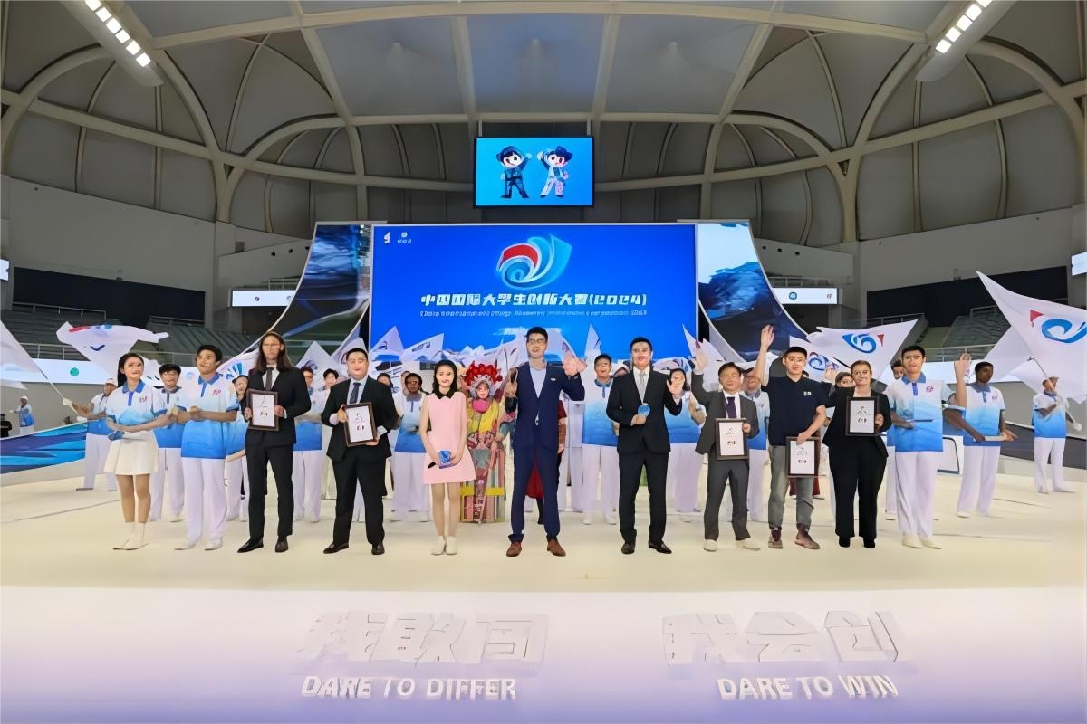 寧德時代過去十年內研發投入700億!曾毓群支招創新→