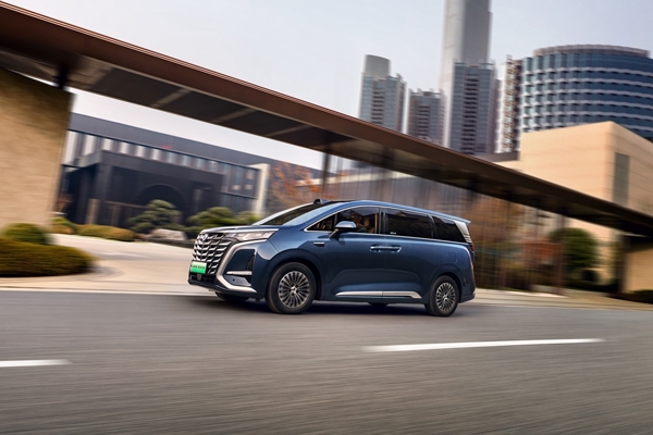 售價33.98萬元起！25款騰勢D9重磅上市，再立MPV 6大標桿！