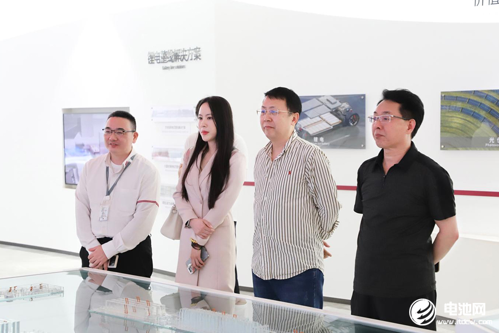 中國電池新能源產業鏈調研采訪團(廣東站)一行到訪利元亨 中國電池新能源產業鏈調研采訪團(廣東站)一行到訪利元亨