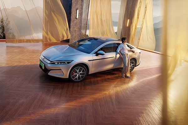 今年上半年我國新能源乘用車批發銷量達644.7萬輛 出口98.7萬輛