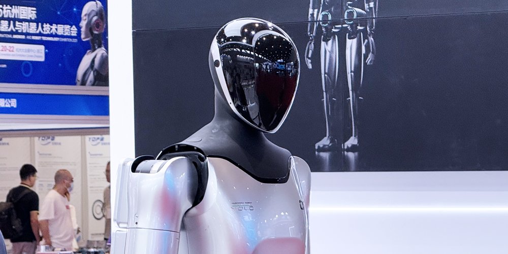 億元級(jí)訂單砸下!機(jī)器人自換電池?固態(tài)電池“潑天富貴”降臨?