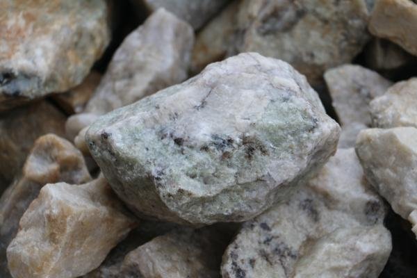 正極材料及電芯企業(yè)排產(chǎn)提升 鋰價(jià)坐上“過山車”