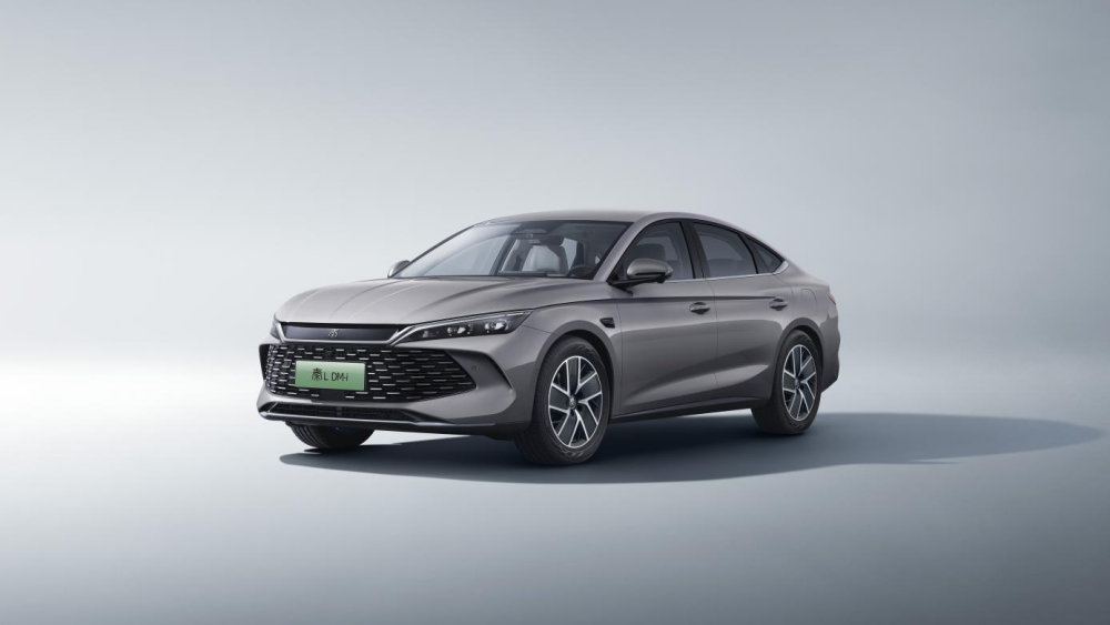 限時超級置換補(bǔ)貼價9.28萬起 2026款秦L DM-i上市