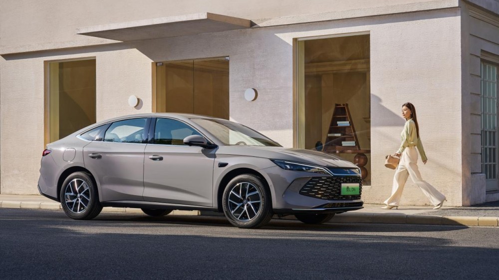 限時超級置換補(bǔ)貼價9.28萬起 2026款秦L DM-i上市