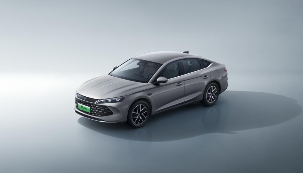 限時超級置換補(bǔ)貼價9.28萬起 2026款秦L DM-i上市