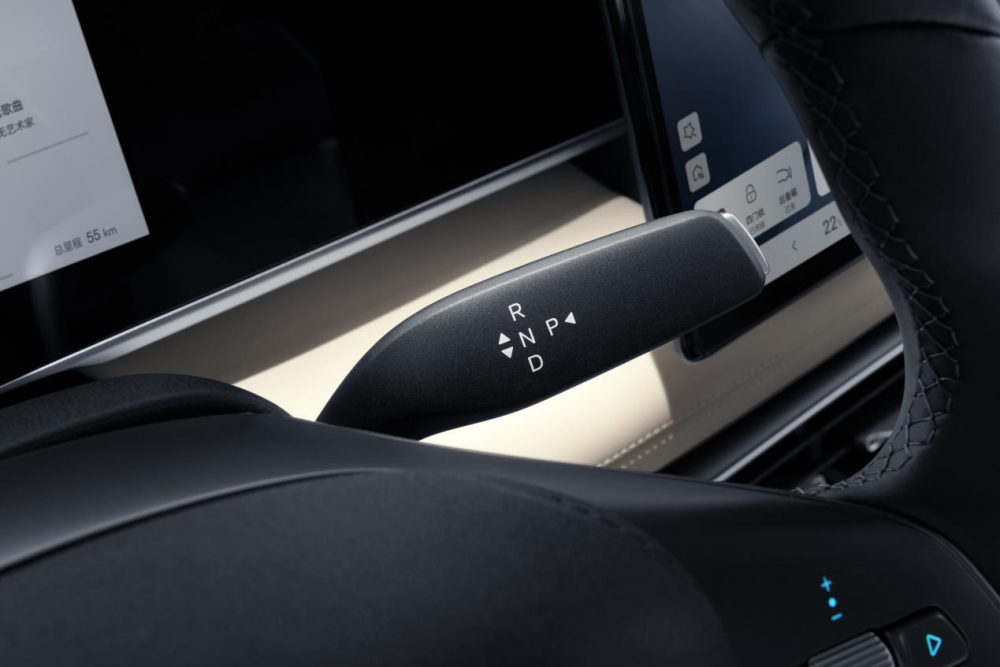 限時超級置換補(bǔ)貼價9.28萬起 2026款秦L DM-i上市