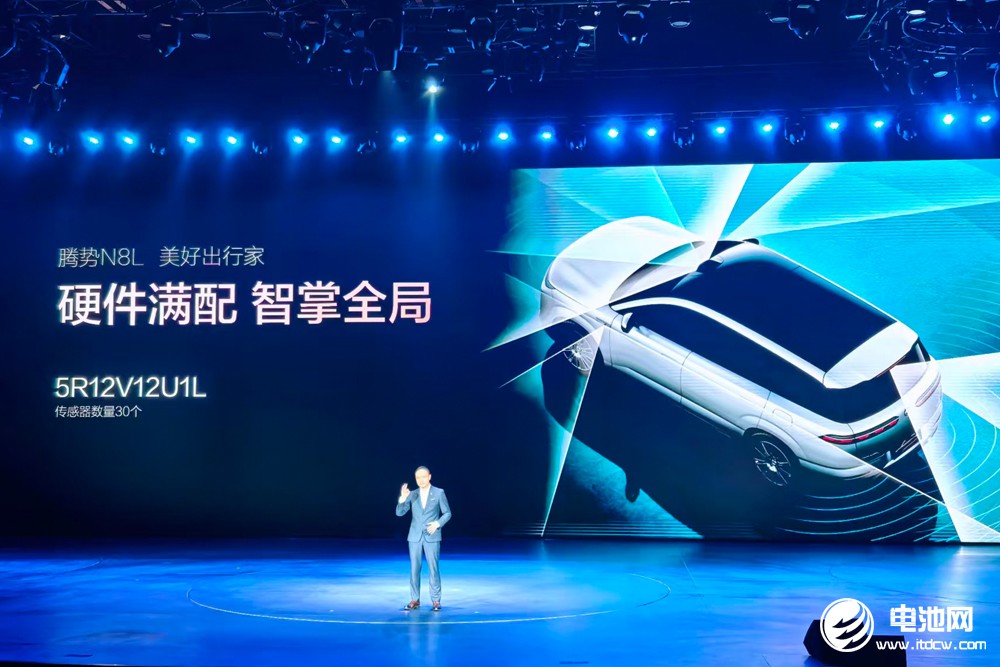 標配磷酸鐵鋰刀片電池！大六座安全豪華SUV騰勢N8L預定下一個爆款？