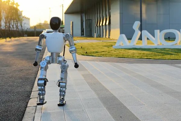 近5億!人形機器人公司松延動力一月內完成兩輪融資