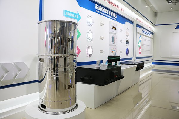 11月電解液、六氟磷酸鋰產量上漲明顯!12月分化將至?