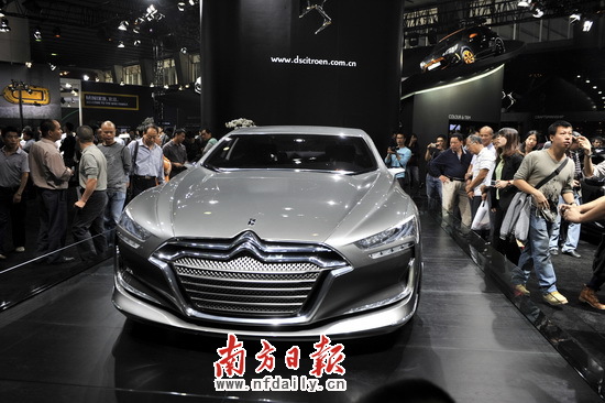 汽車下一站：新能源還是車聯網？