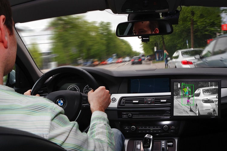 寶馬也做自動駕駛 卻與Google思維迥異