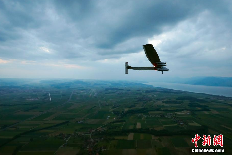 全球最大太陽能飛機瑞士首飛 寬72米1.7萬塊電池 