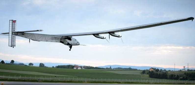 全球最大太陽能飛機瑞士首飛 寬72米1.7萬塊電池 