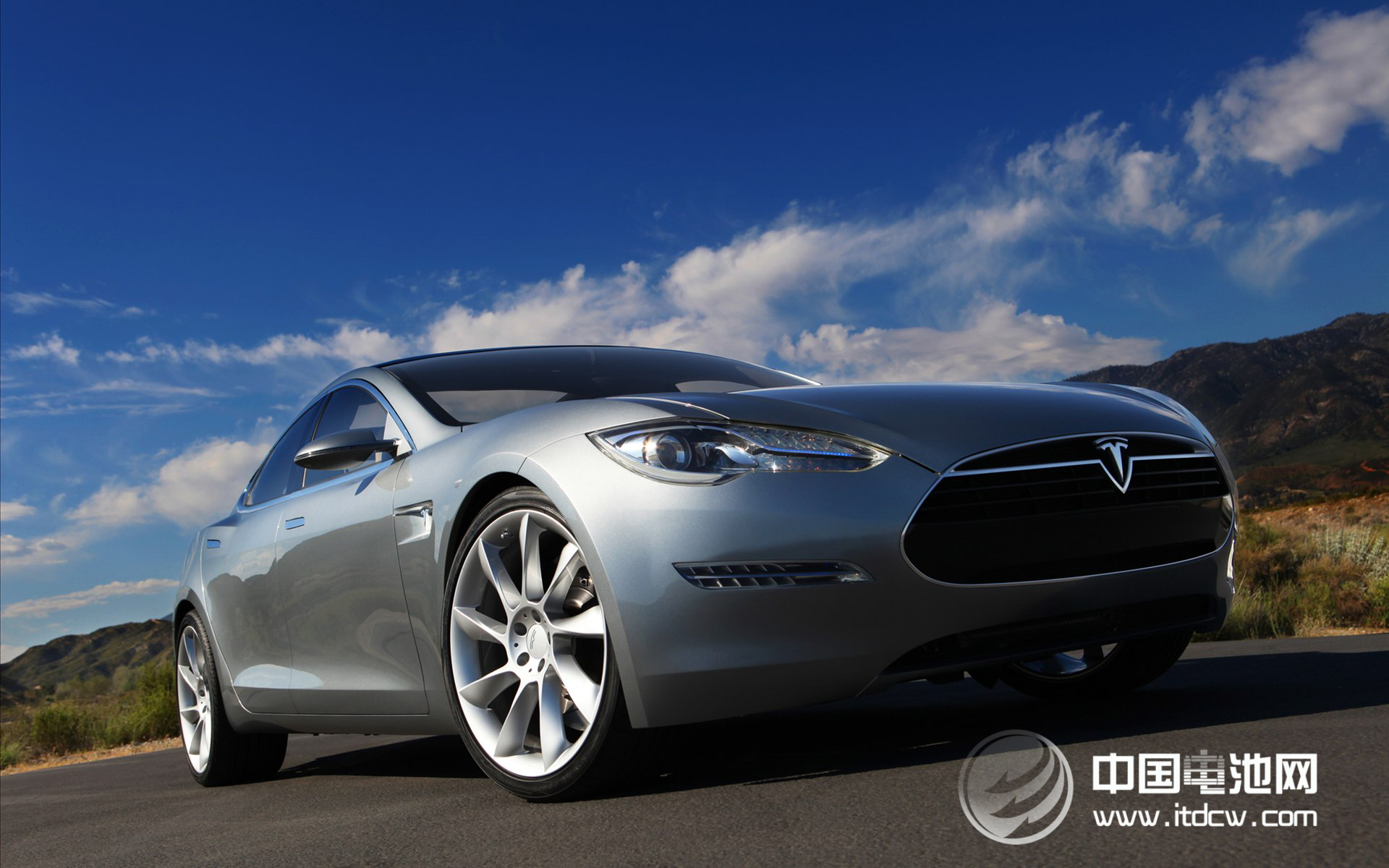 特斯拉：走出科幻探路中國 超級充電站來了！