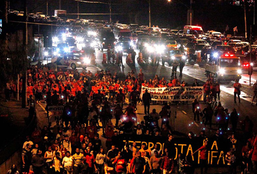 巴西世界杯足球賽熱而車市冷 中國(guó)車企謀突圍