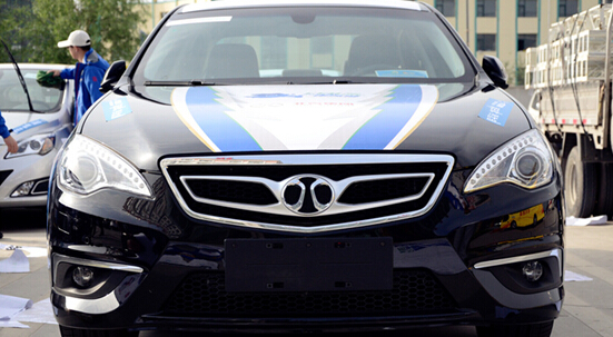 傳統(tǒng)汽車巨頭爭相發(fā)力純電動(dòng)車 產(chǎn)業(yè)鏈企業(yè)有望獲益