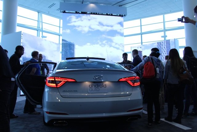 試駕Android Auto汽車：汽車?yán)镅b著一個(gè)Google Now