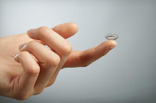 谷歌與瑞士諾華制藥合作 推動智能隱形眼鏡商業(yè)化