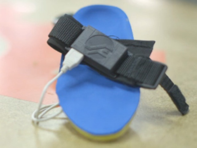 自己的電池自己充 發(fā)電鞋墊走路就能充電